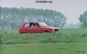 Affiche citroen ln dans un pre 1976