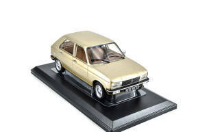 1/18 104 gr beige metallise 1981 - norev