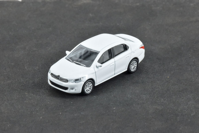 1/64 citroen c-elysee blanche