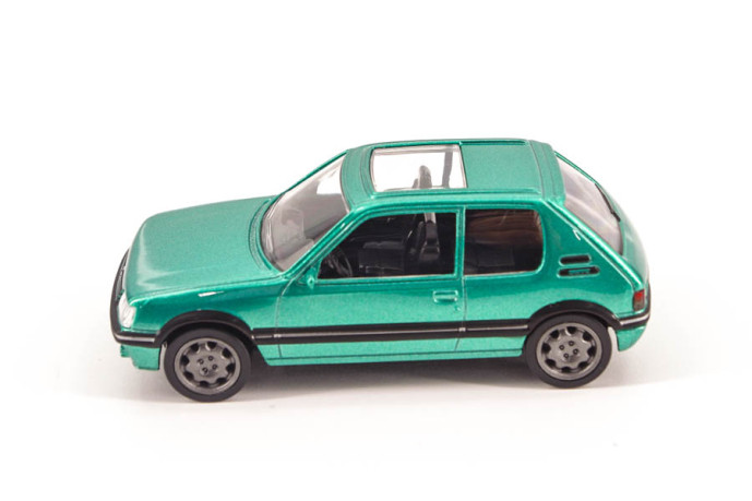 1/43 jet car 205 1992 gti...