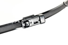 Left flat window wiper blade