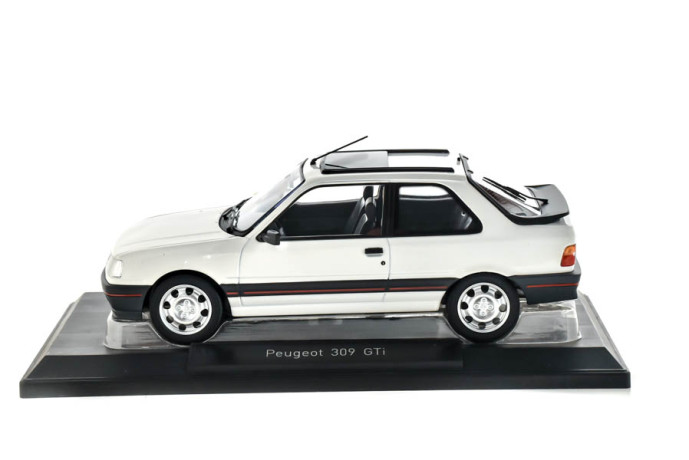 1/18 309 gti 1987 blanc...