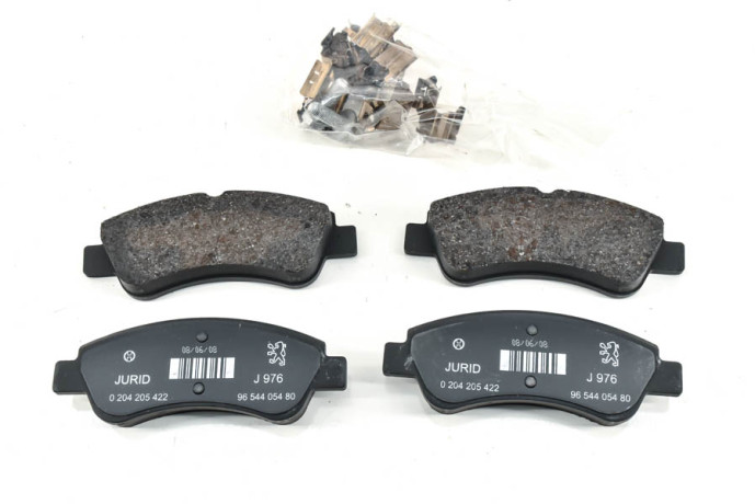 Set of 4 front brake pads