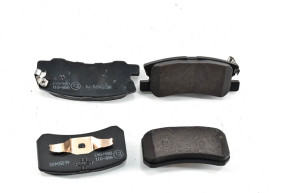 Set of 4 rear brake pads