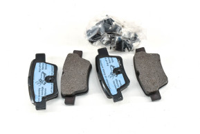 Set of 4 rear brake pads