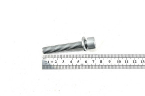 Screw cx 10x150-60 powertrain fixing