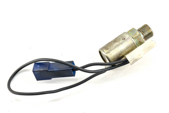 Tank aeration solenoid valve