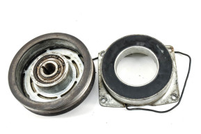 Air conditioner pulley with clutch