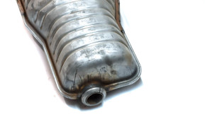 Rear exhaust muffler