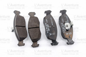 Set of 4 front brake pads