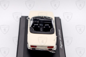 1/43 504 1977 cabriolet blanc