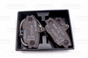 Set of 4 front brake pads