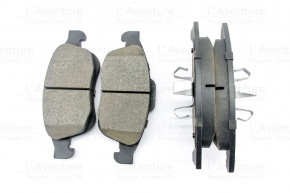 Set of 4 front brake pads