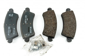 Set of 4 front brake pads