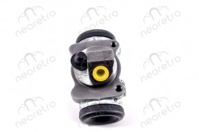 Left front wheel cylinder