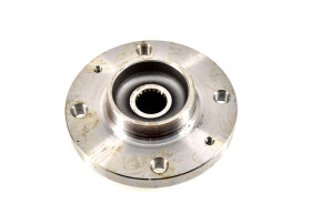 Front wheel hub