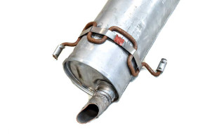 Rear exhaust muffler