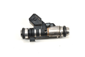 Petrol injector