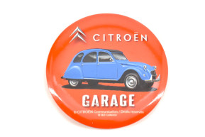 Red round magnet 2cv garage