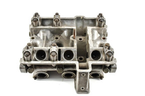 Bare cylinder head carburetor to check