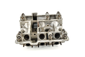 Bare cylinder head carburetor to check