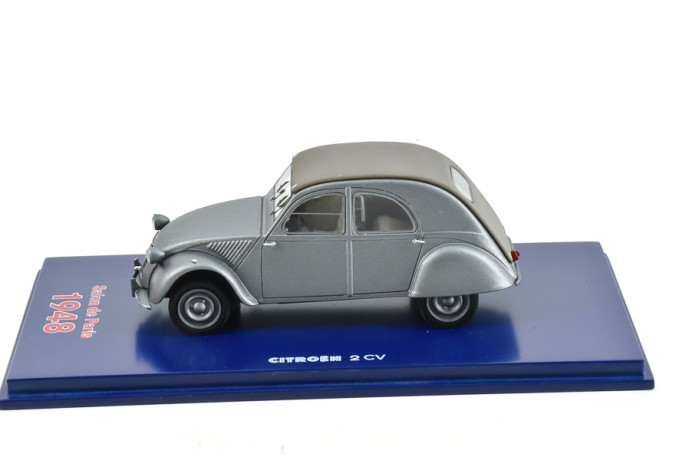 1/43 2 cv salon de paris...