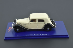 1/43 traction 7c berline beige/noir 1934